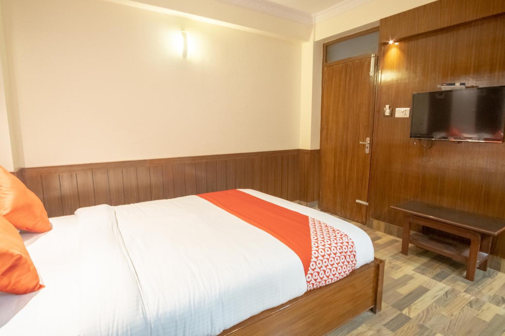 Oyo 304 Hotel Manama Balaju Exteriör bild