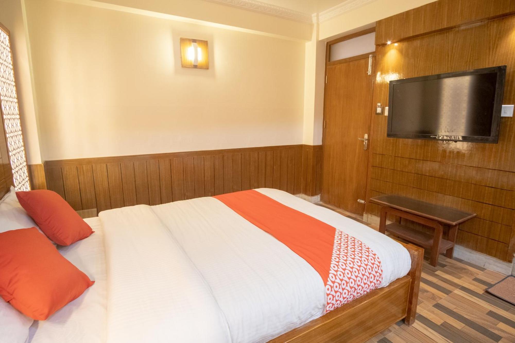 Oyo 304 Hotel Manama Balaju Exteriör bild