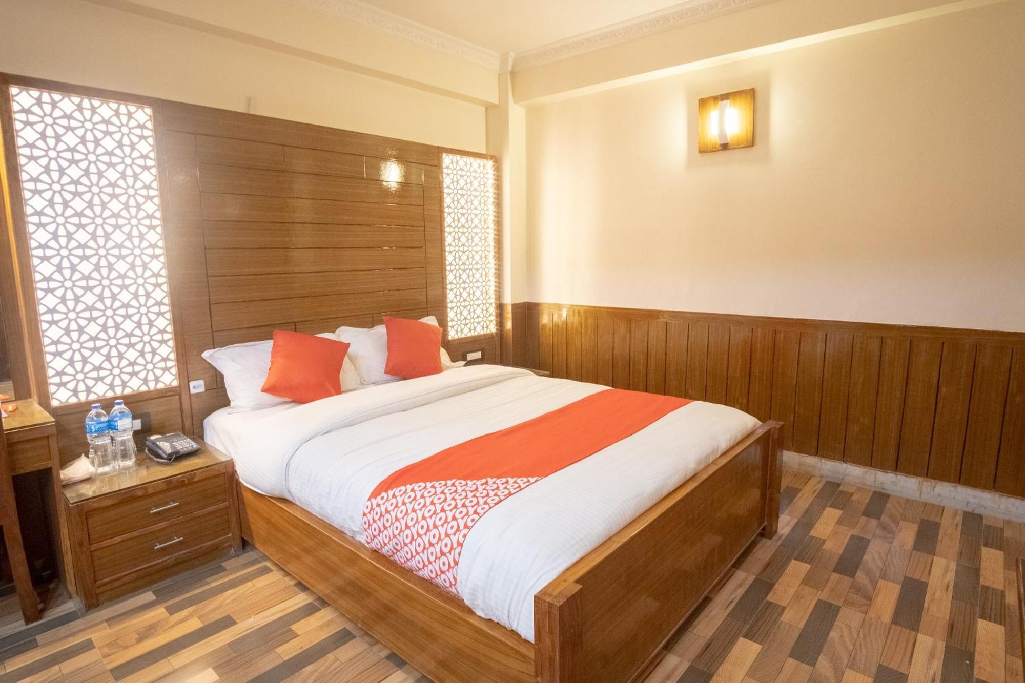 Oyo 304 Hotel Manama Balaju Exteriör bild