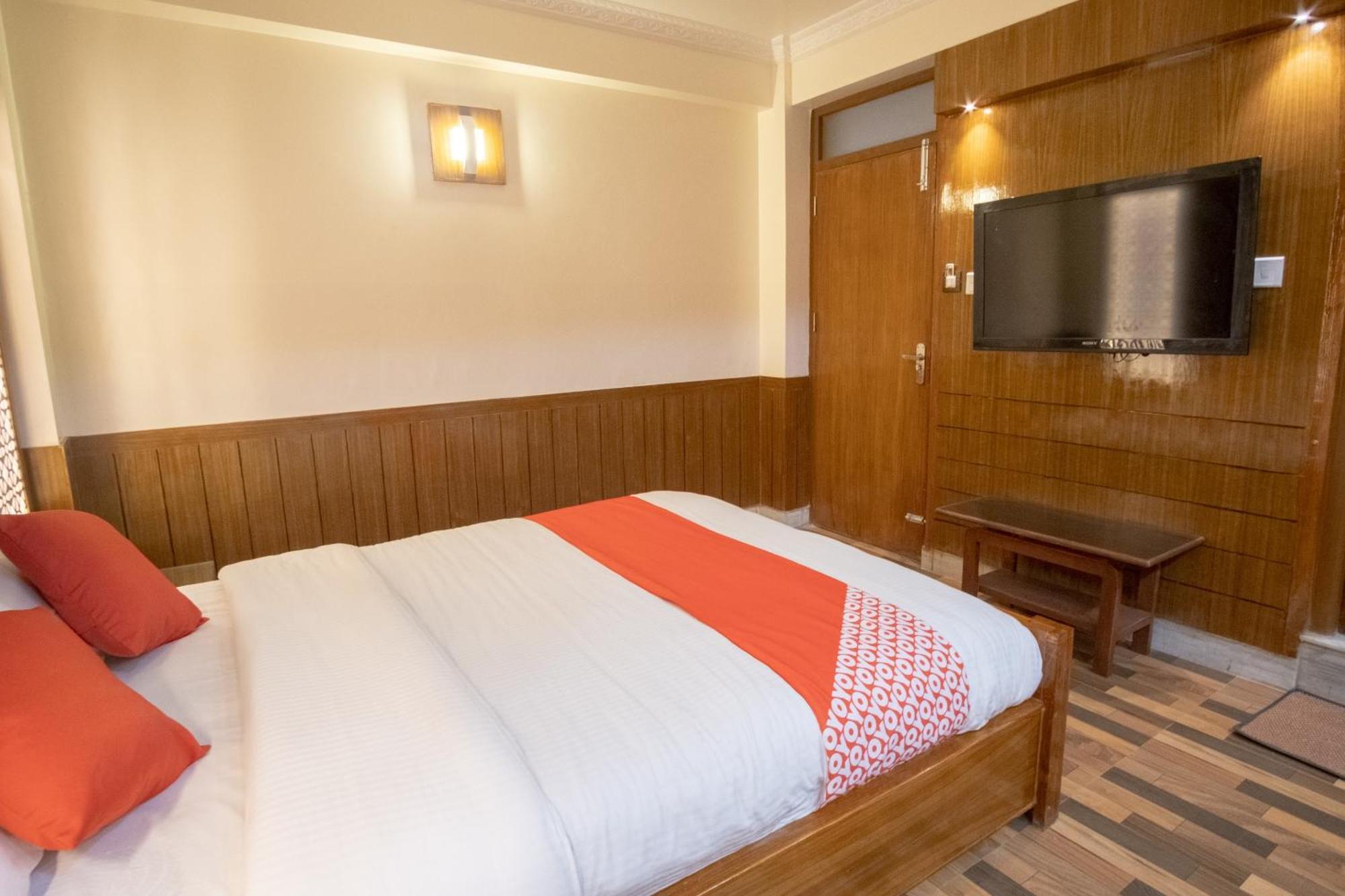 Oyo 304 Hotel Manama Balaju Exteriör bild