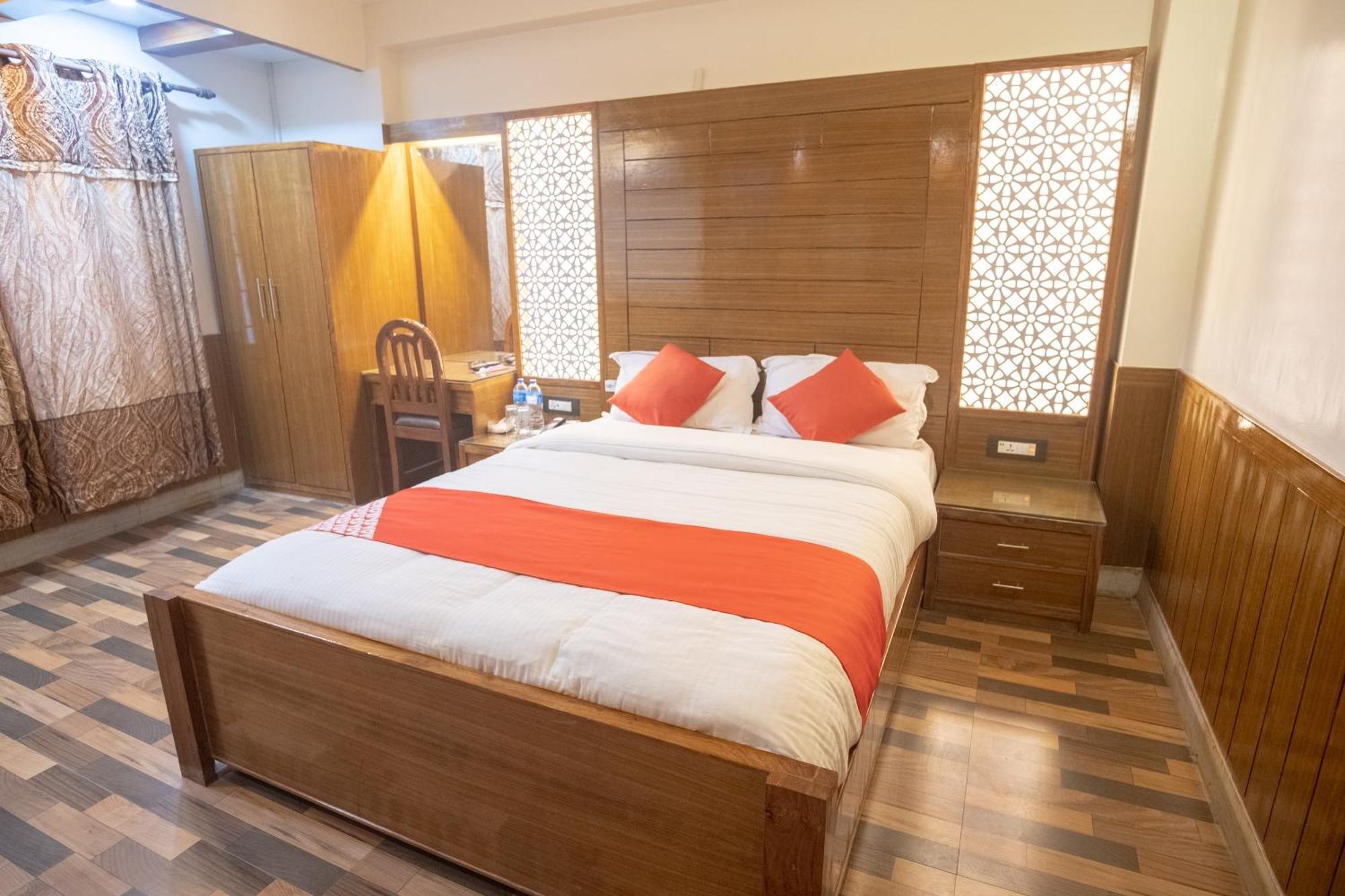 Oyo 304 Hotel Manama Balaju Exteriör bild