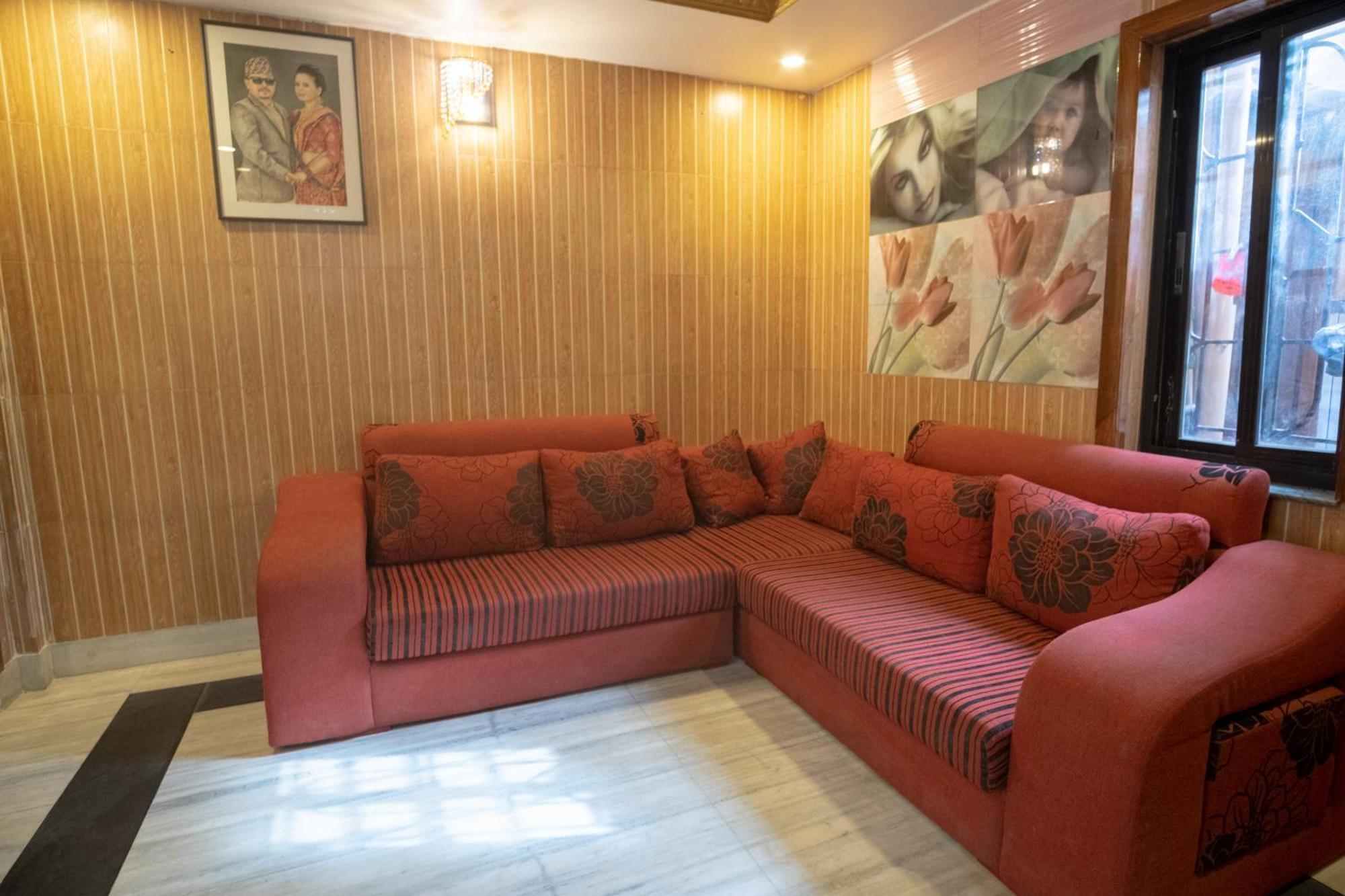 Oyo 304 Hotel Manama Balaju Exteriör bild