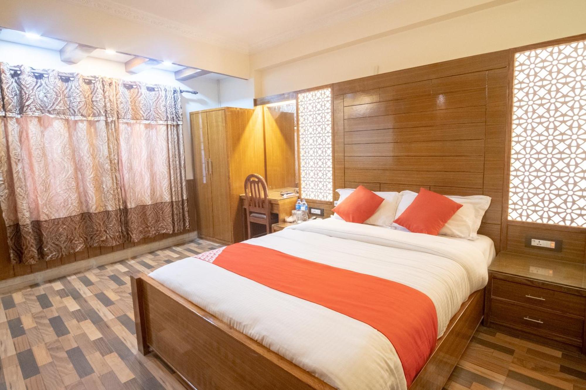 Oyo 304 Hotel Manama Balaju Exteriör bild