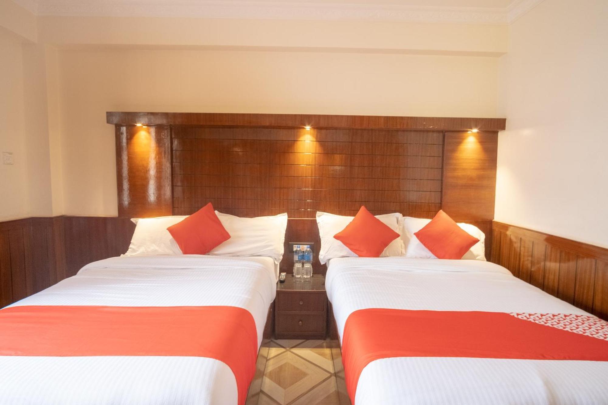 Oyo 304 Hotel Manama Balaju Exteriör bild