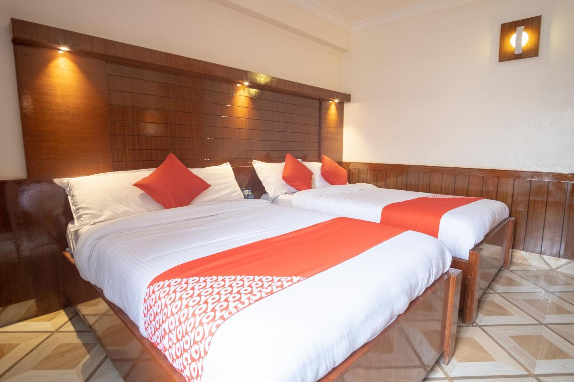 Oyo 304 Hotel Manama Balaju Exteriör bild