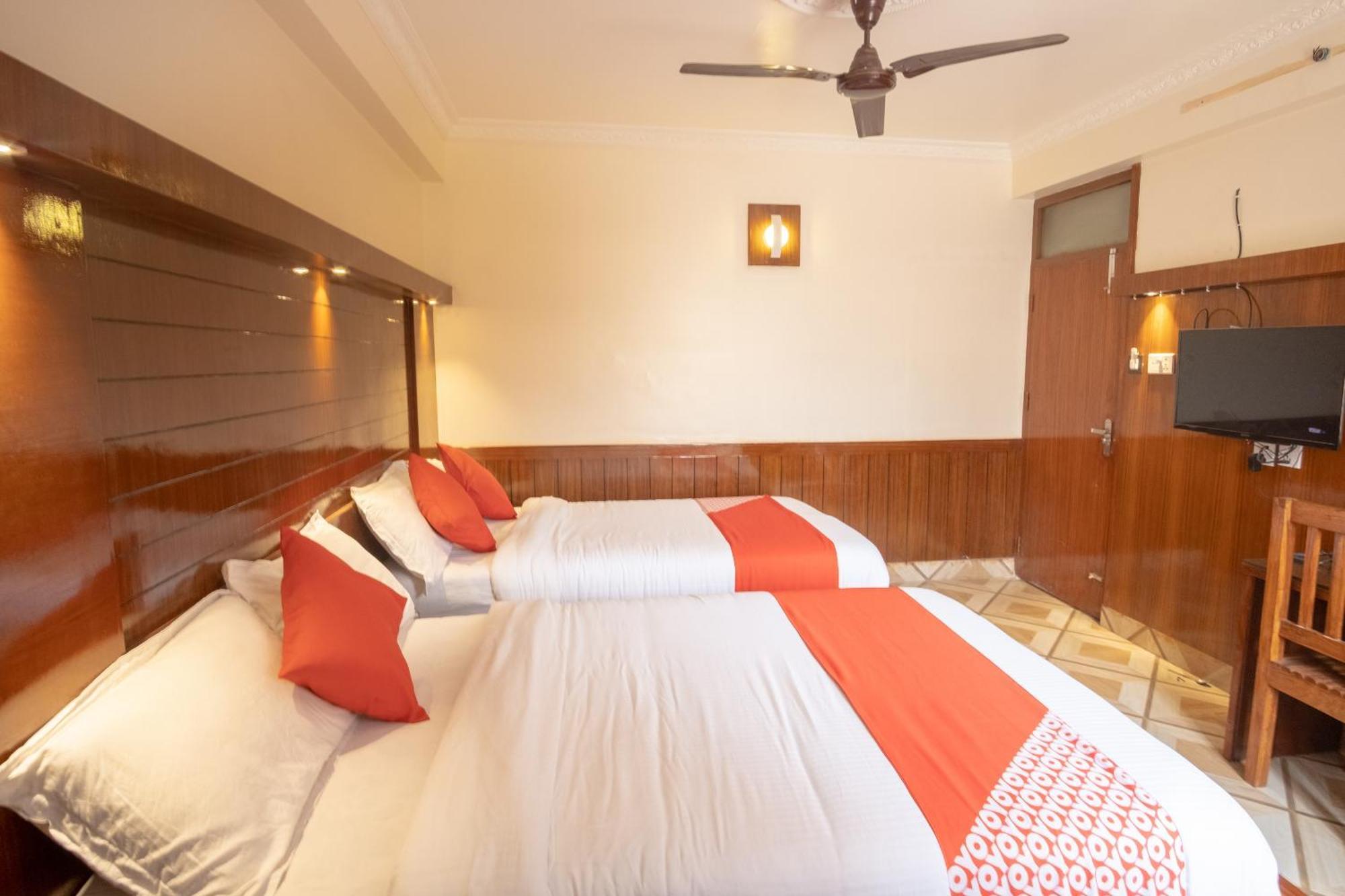 Oyo 304 Hotel Manama Balaju Exteriör bild