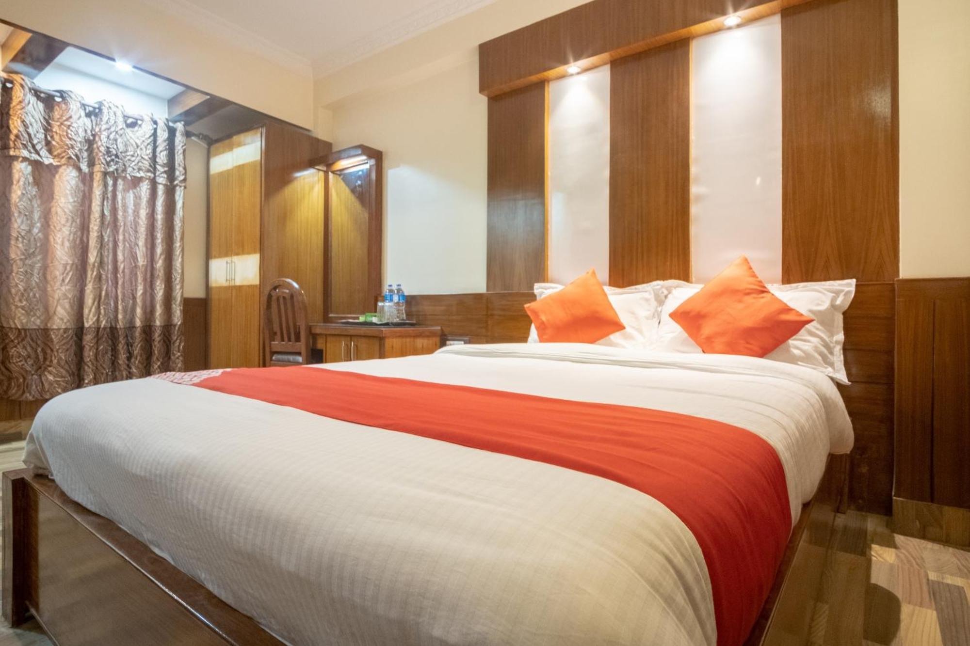 Oyo 304 Hotel Manama Balaju Exteriör bild