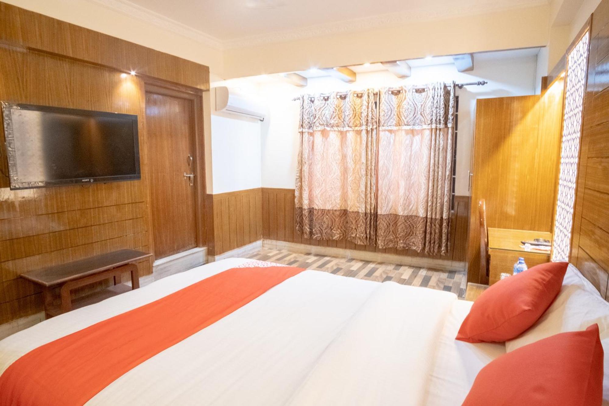 Oyo 304 Hotel Manama Balaju Exteriör bild